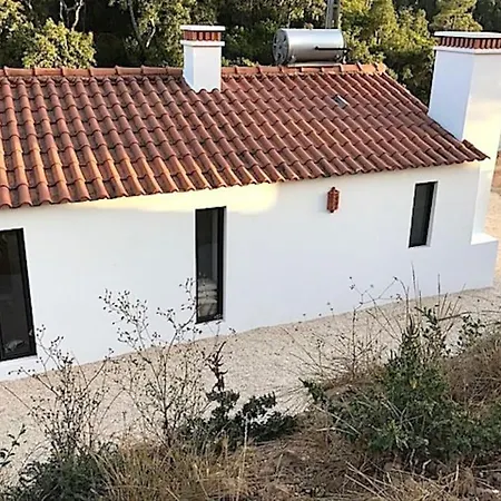 Beautiful House With Pond Immersed In Nature Hébergement de vacances Alcaria Fria